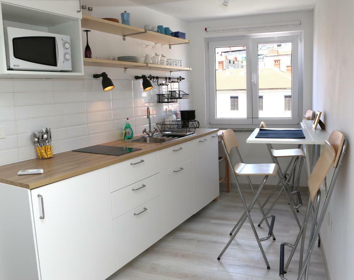 Sweet Suite With Free Private Parking Pula Exterior foto