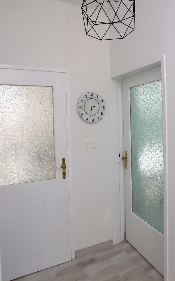 Sweet Suite With Free Private Parking Pula Exterior foto