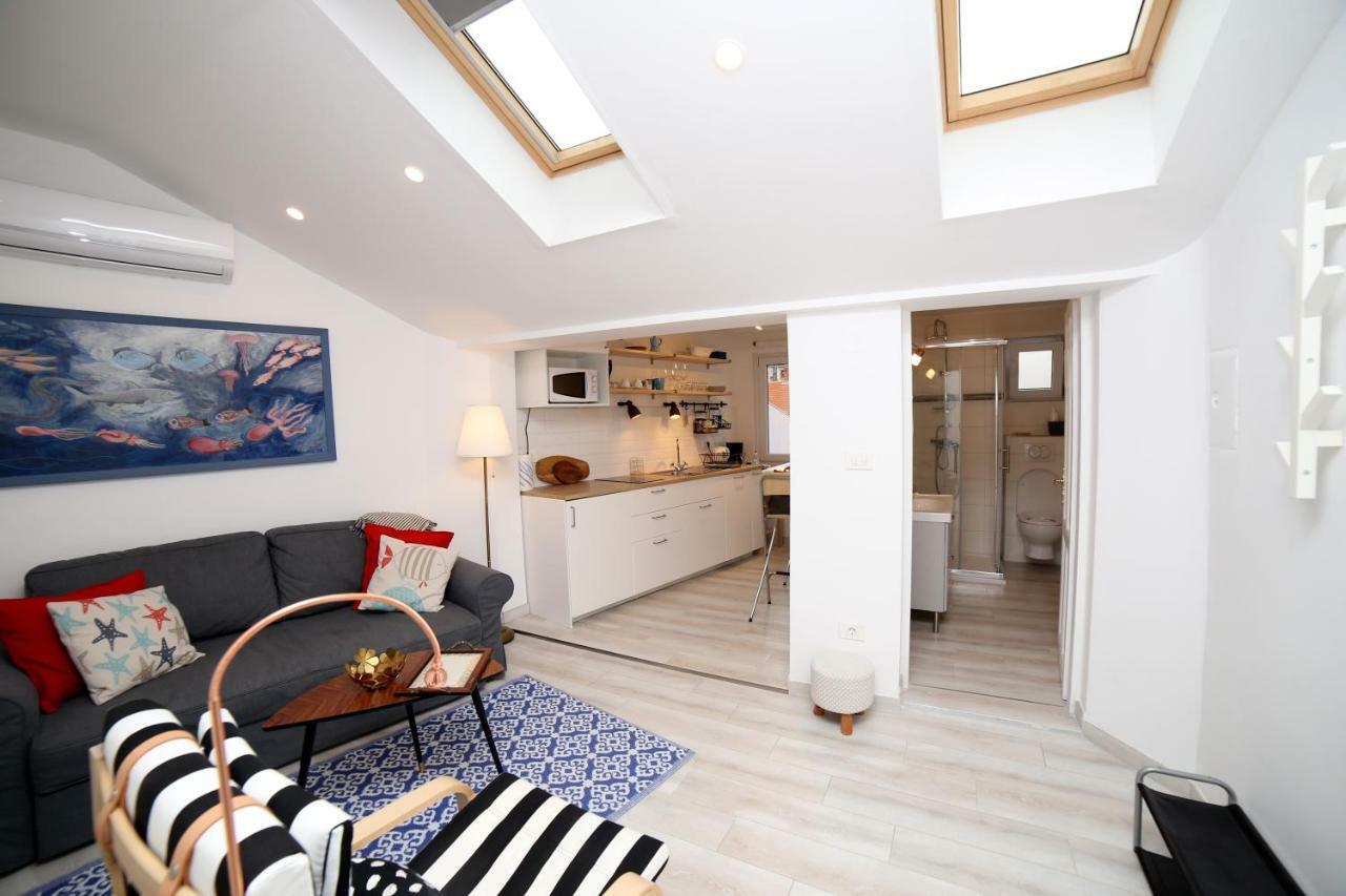 Sweet Suite With Free Private Parking Pula Exterior foto
