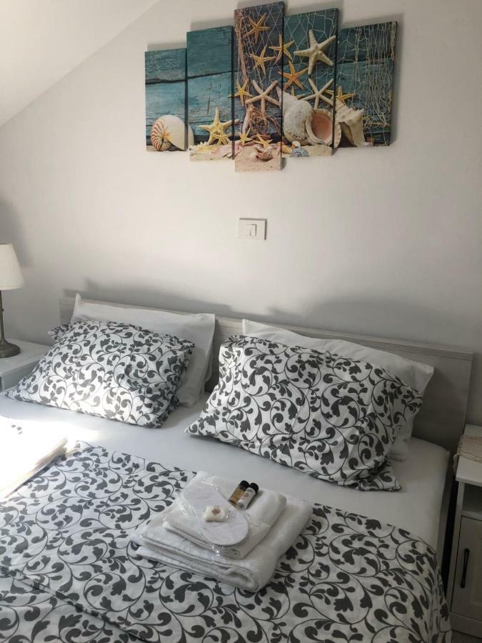 Sweet Suite With Free Private Parking Pula Exterior foto