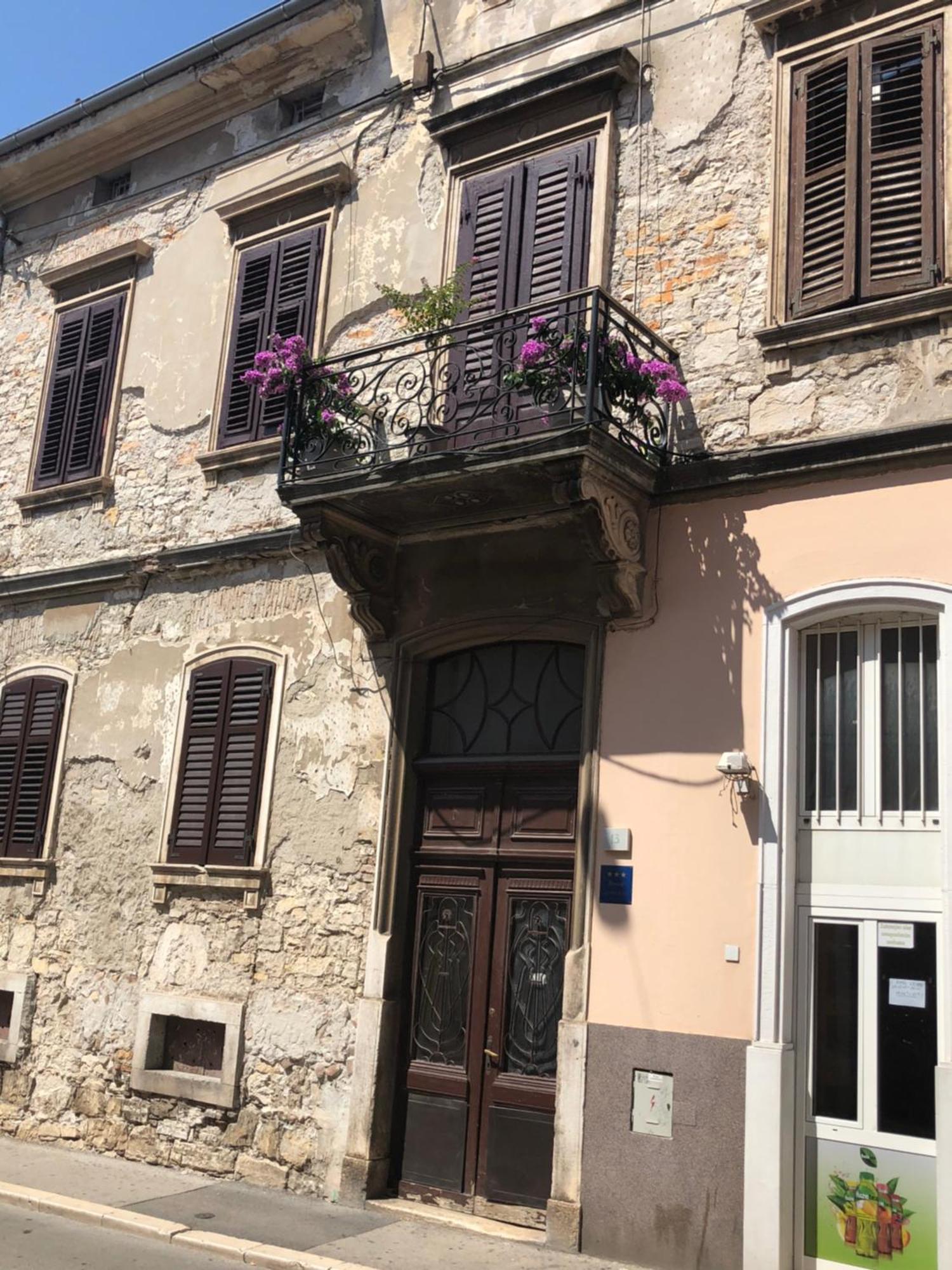 Sweet Suite With Free Private Parking Pula Exterior foto