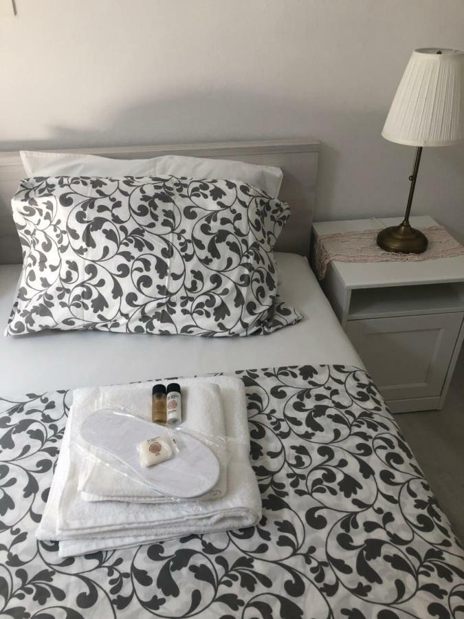 Sweet Suite With Free Private Parking Pula Exterior foto